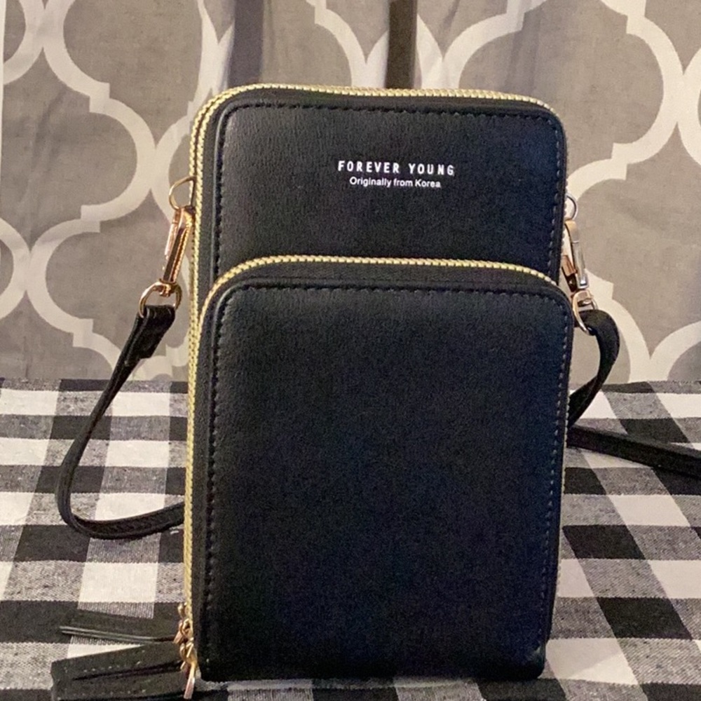Forever 21 Cross Over Mini Black Genuine Leather